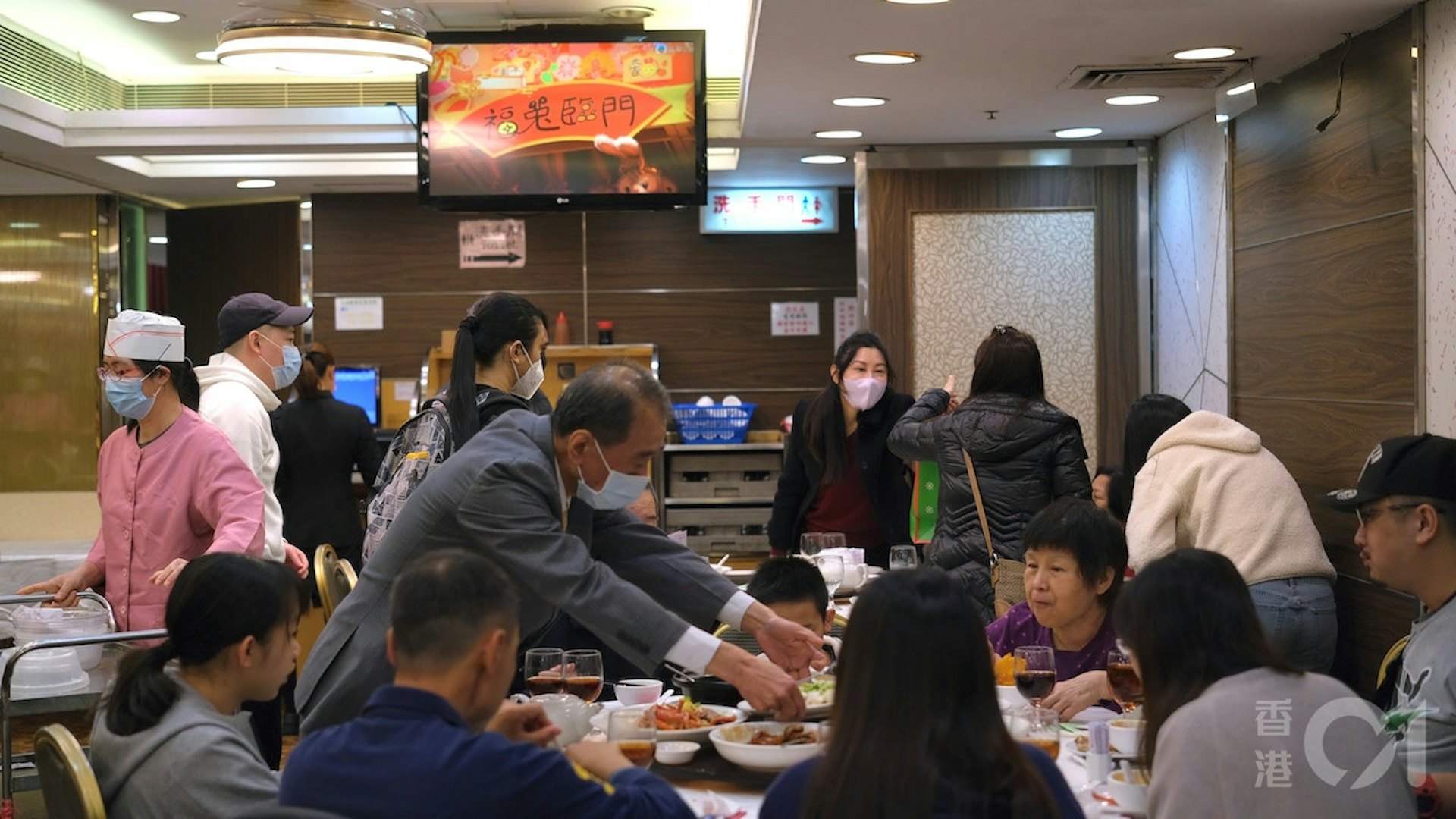 政府數據揭示：餐飲業成外勞申請最大戶，您的企業如何應對？